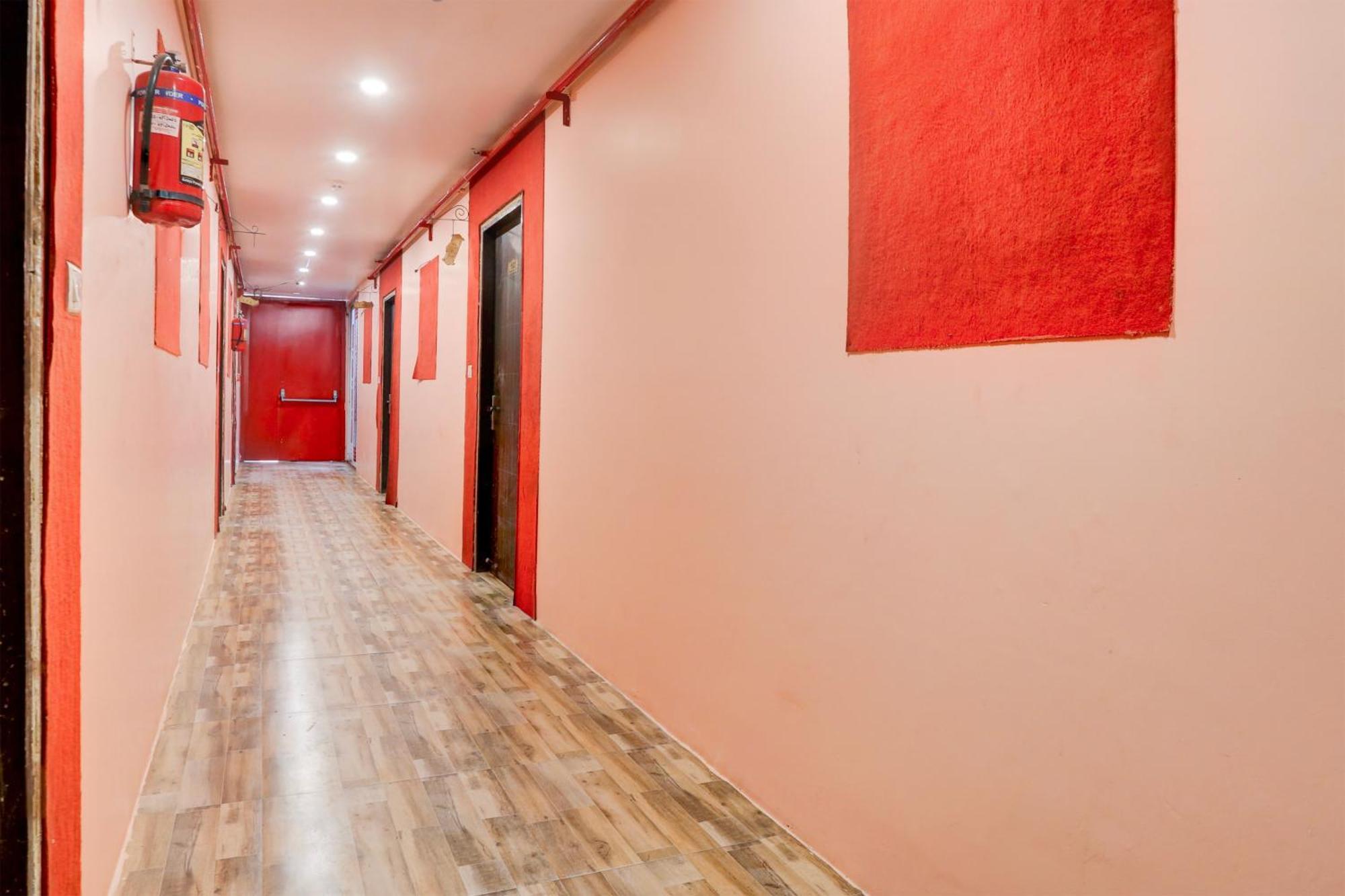 Super Hotel O S J Residency Delhi Kültér fotó